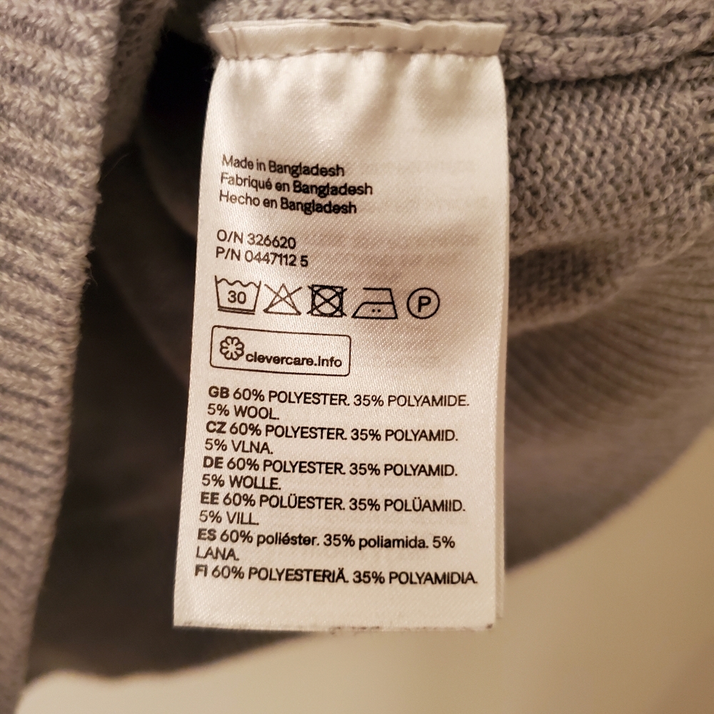 H&M Sweater - Picture 5 of 5